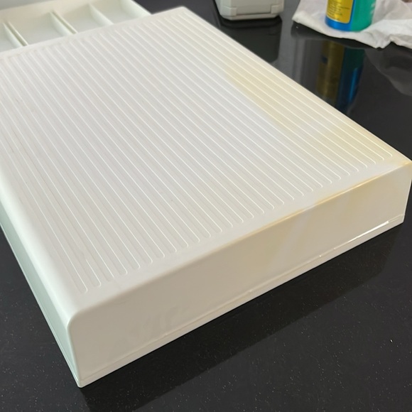 Great shelf, enclosed hold coffee storage and other types of pods as well - Picture 4 of 6